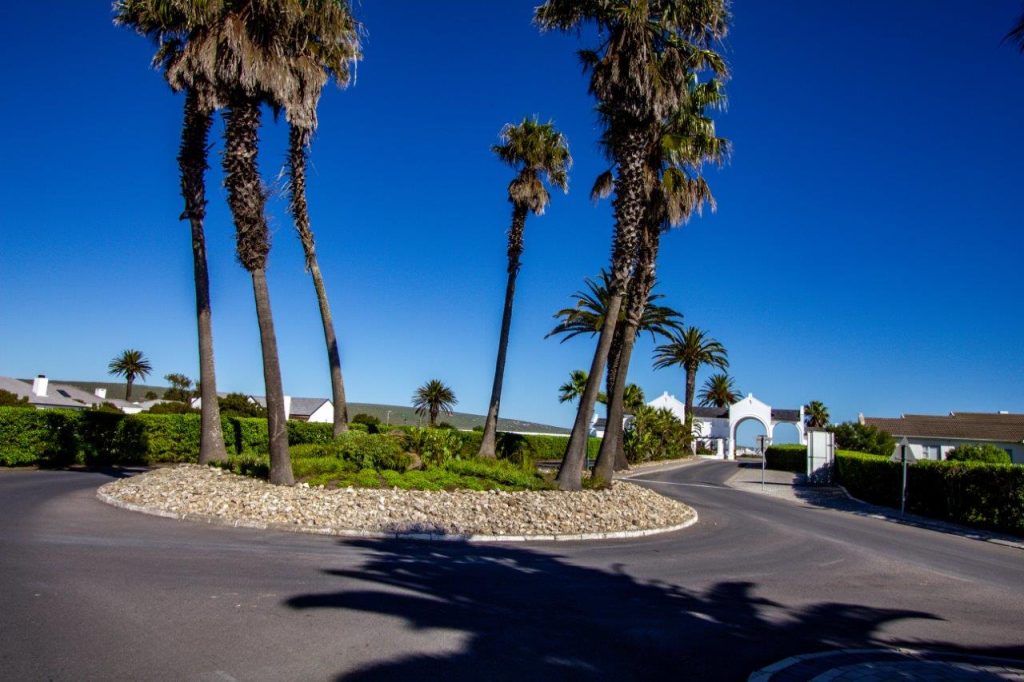 BARGAIN BUY! VACANT LAND IN BEACHFRONT GOLF ESTATE IN SHELLEY POINT – JUST R595 000!