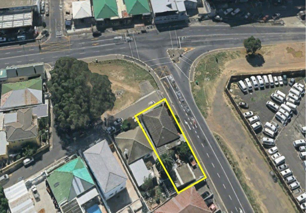 BUSINESS GOLDMINE – COMMERCIALLY ACTIVE BUILDING IN PRIME POSITION IN NDABENI