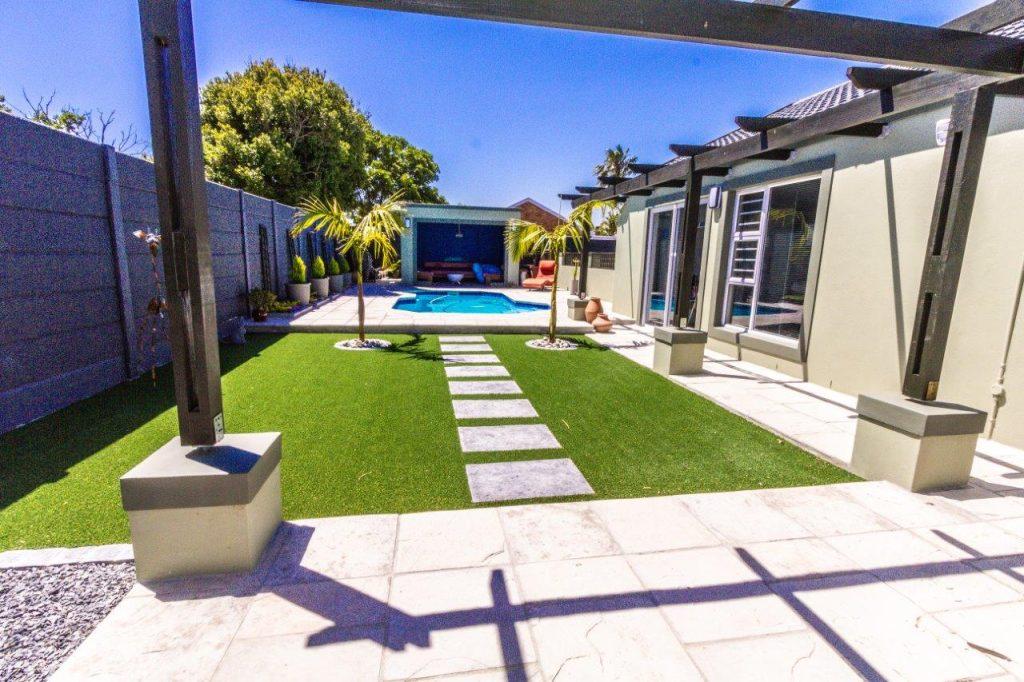 Located in prime position in the sought-after Winelands area of Table View, this sensational propertry has been full renovated to absolute perfection