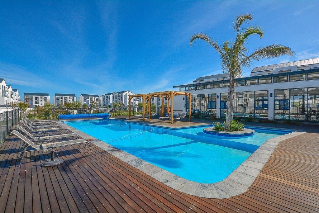 SANDOWN ESTATE - LUXURY SECURE LIVING WITH MIND-BLOWING VIEWS!