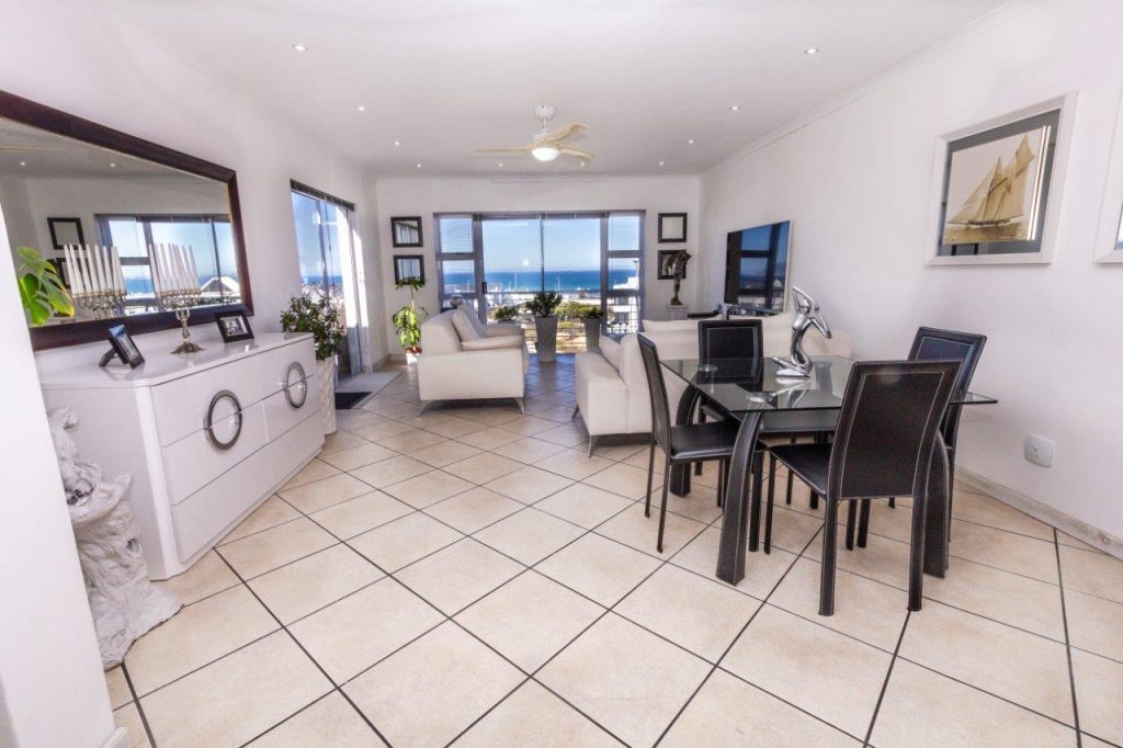 HUGE BEACHFRONT PENTHOUSE WITH AWESOME OCEAN VIEWS