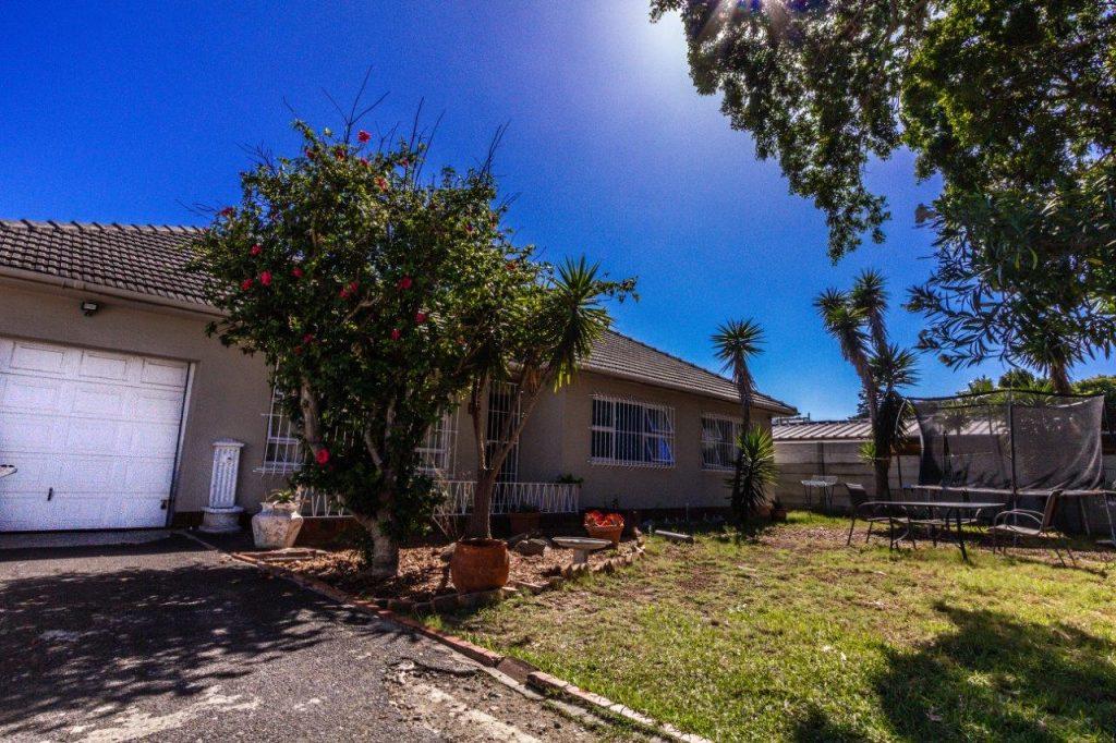 SPACIOUS 3 BEDROOM FAMILY HOME TO RENT IN TABLE VIEW