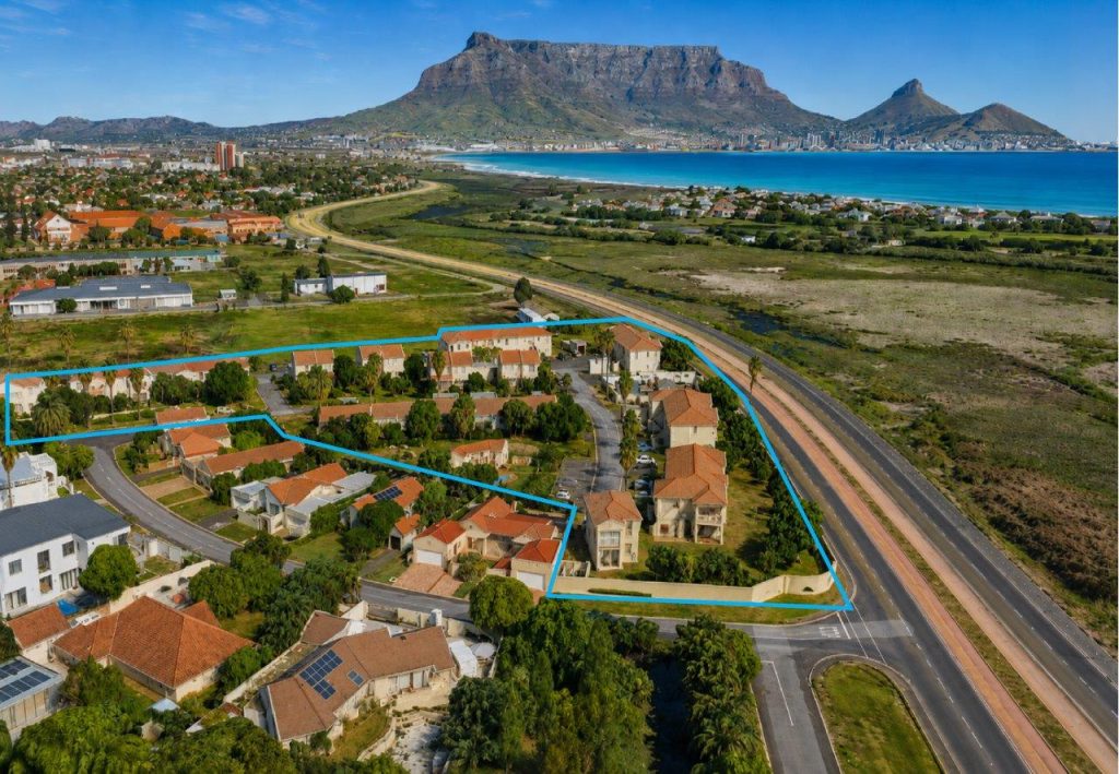 LUXURY APARTMENT ON THE FRONT ROW OF MAGICAL MILNERTON