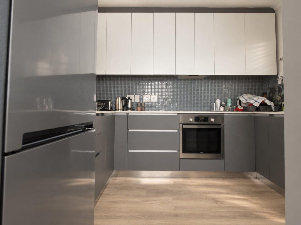 SECONDS FROM THE SEA - STATE OF THE ART MOD APARTMENT